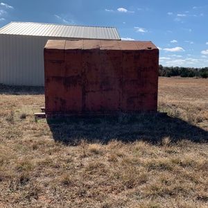 Free storage building